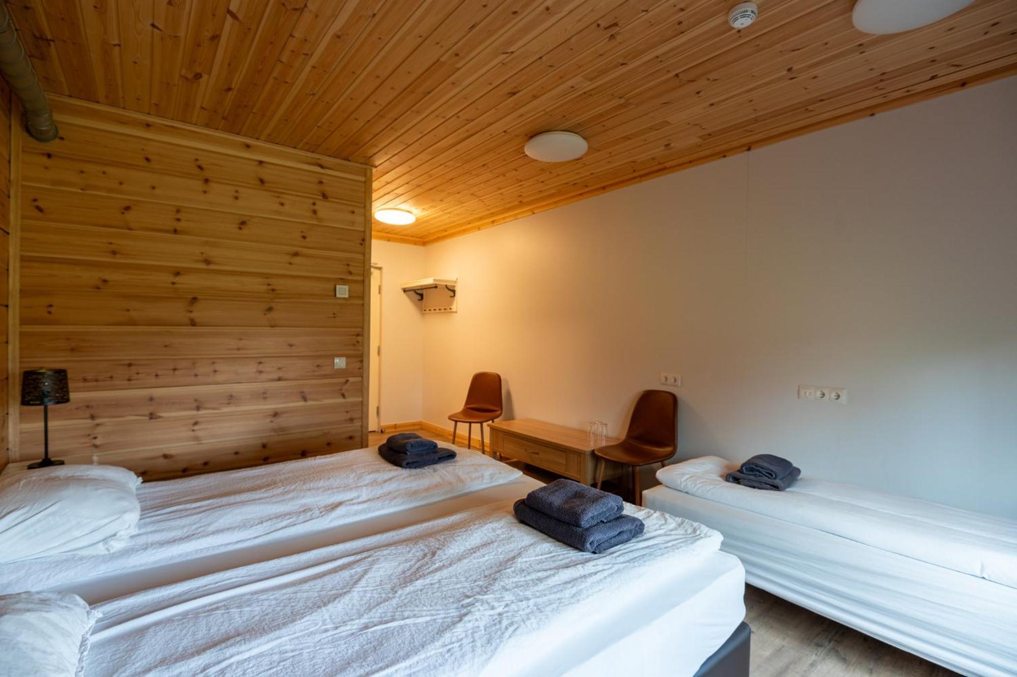 בלונדואוס Gladheimar Guesthouse מראה חיצוני תמונה
